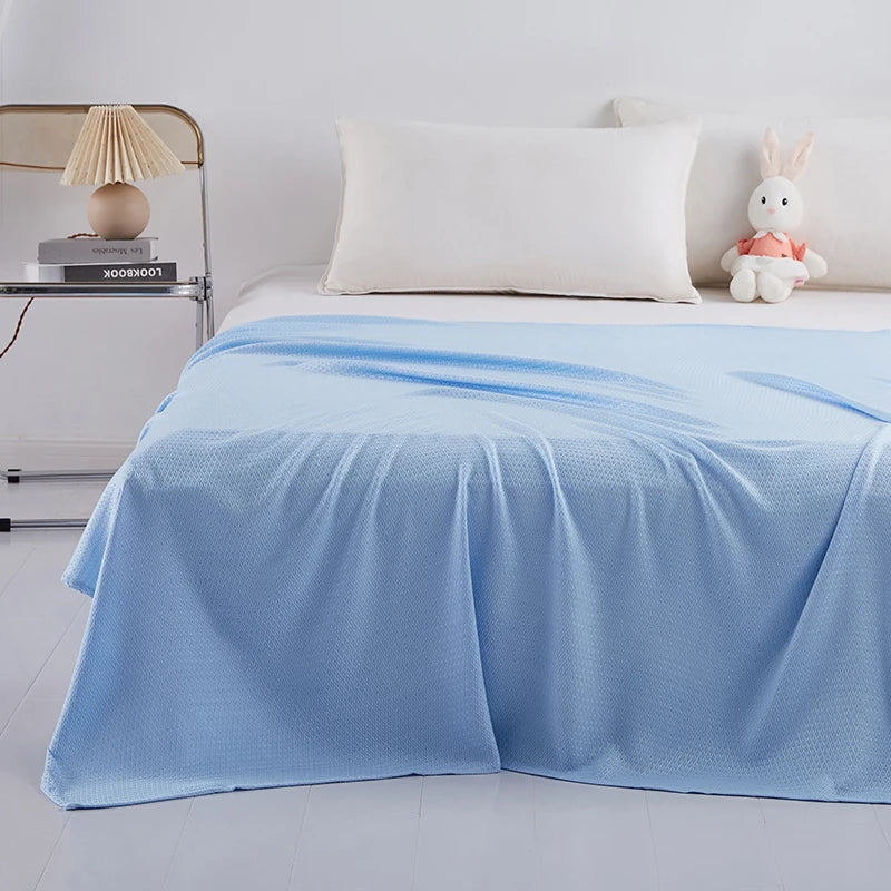 Bamboo-Fiber Blend Cooling Blanket — Lightweight Quilt