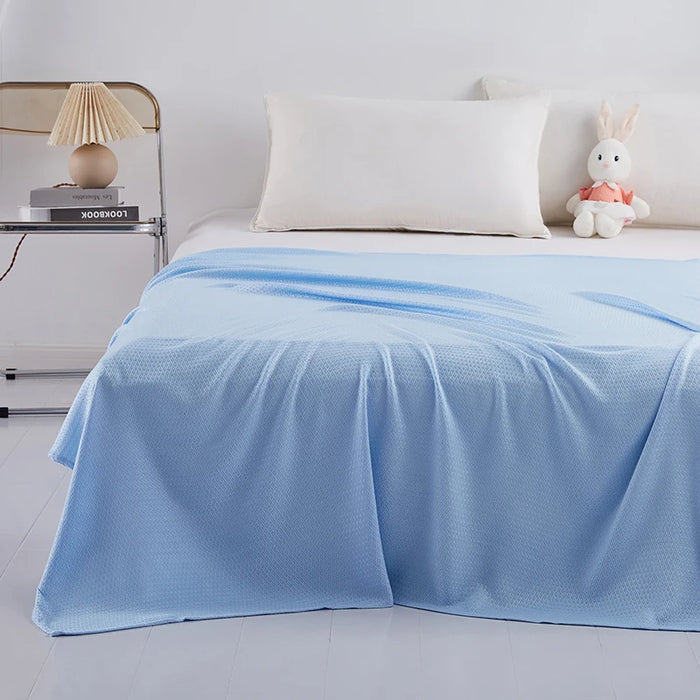 Bamboo-Fiber Blend Cooling Blanket — Lightweight Quilt